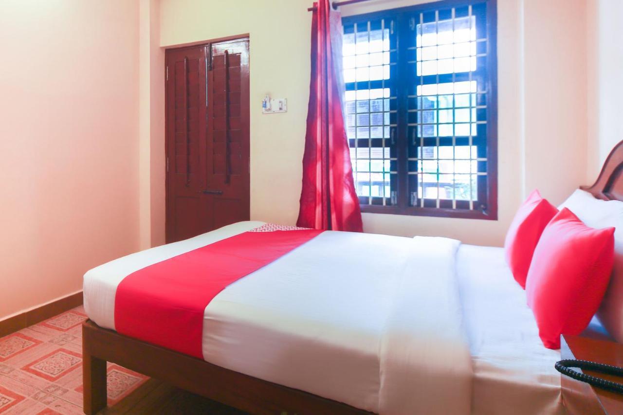 Oyo 23098 Ushama Heritage Guest House Pondicherry Exterior foto